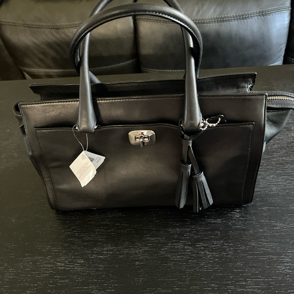Coach Legacy Leather Chelsea Carryall-Black